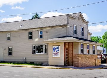 wisconsin/kettle-moraine-state-forest/bar/booz-in