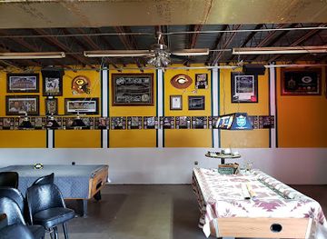 texas/enchanted-rock-state-natural-area/bar/red-baron-s