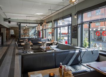 norway/molde/bar/rod-bare-bla