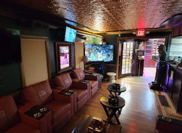 massachusetts/hyannis/bar/c-b-perkins-cigar-lounge-bar