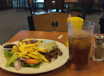 Knee Knockers Bar & Grill