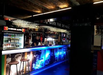 estonia/tallinn/kadriorg/bar/depeche-mode-baar