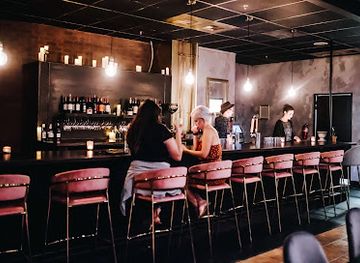 washington/spokane-river/bar/whim-wine-bar