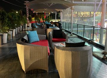 india/hyderabad/hussain-sagar/bar/freekick-sports-bar