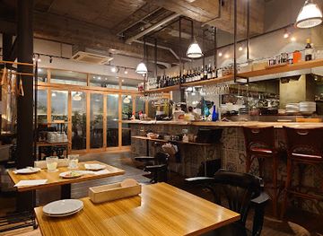 japan/hiroshima/hondori/bar/lemon-stand-hiroshima-lemon-sour-craft-beer-raw-oyster-curry-natural-wine