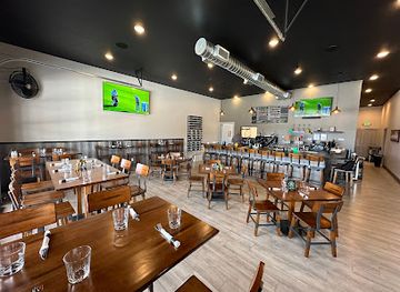 washington/lake-chelan/bar/twisted-cork-and-taphouse