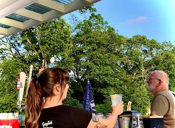 rhode-island/trustom-pond-national-wildlife-refuge/bar/the-shamlot