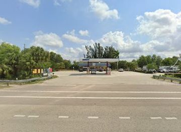 florida/fakahatchee-strand-preserve-state-park/bar/green-store-108-krispy-krunchy-chicken