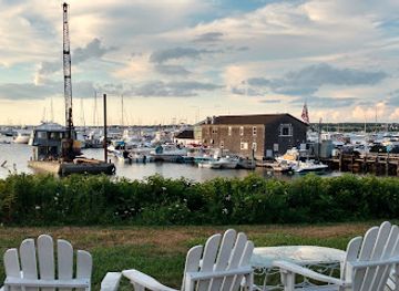 rhode-island/block-island/bar/mahogany-shoals