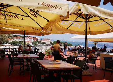 Colosseum Lounge & Beach Bar