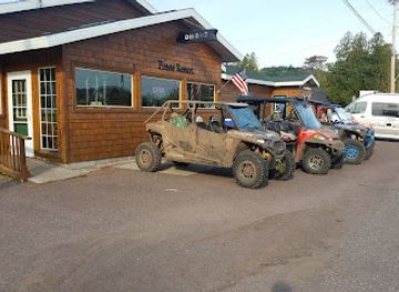 michigan/copper-harbor/bar/pines-resort