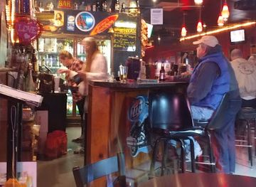 kansas/osage-cuestas/bar/bricks-bar-grill