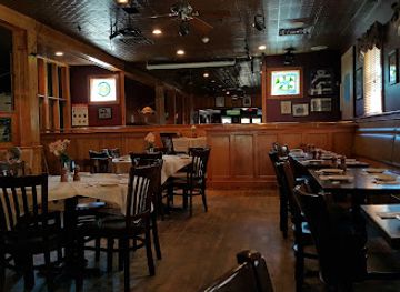 new-york/the-hamptons/bar/buckleys-inn-between