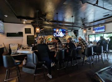 california/santa-barbara-county/bar/tiburon-tavern