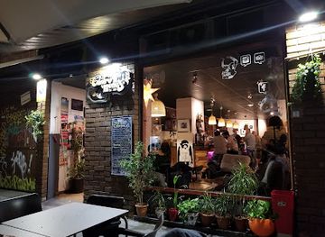 spain/valencia/ruzafa/bar/cuatro-monos