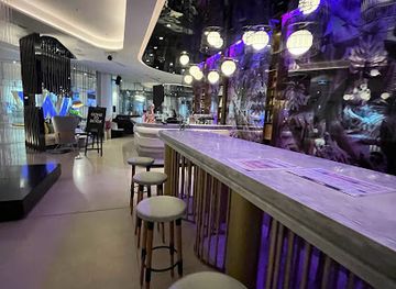 australia/central-queensland/bar/living-room-bar
