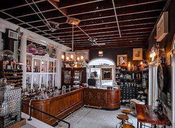 wisconsin/lake-geneva/bar/the-apothecary-bar-at-maxwell