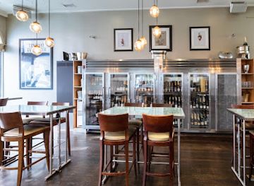 illinois/prairie-state/bar/pops-for-champagne