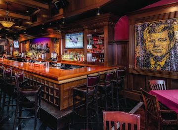 massachusetts/the-islands/bar/the-greatest-bar
