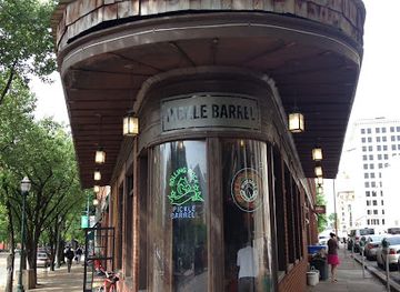 tennessee/ruby-falls/bar/pickle-barrel