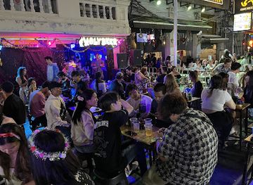 thailand/bangkok/rattanakosin/bar/holy-beer-best-place-in-earth