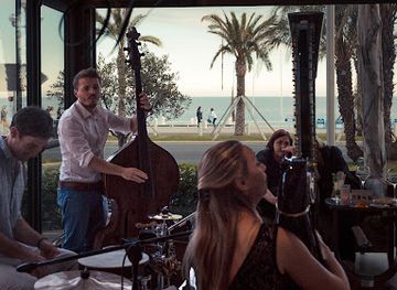 france/nice/promenade-des-anglais/bar/bar-le-w