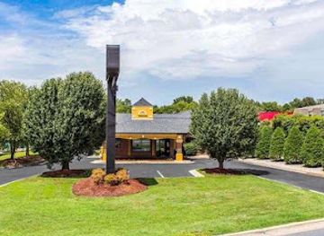 north-carolina/uwharrie-national-forest/bar/quality-inn