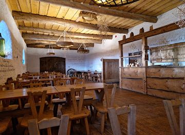 estonia/lahemaa/bar/palmse-korts