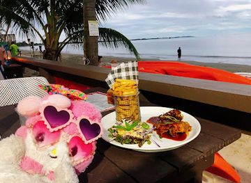 fiji/western-division/bar/ghost-ship-bar-grill