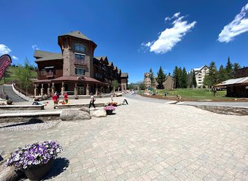 montana/big-sky-resort/bar/westward-social