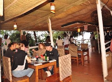 rwanda/gisenyi/bar/lakeside-bar-beach-restaurant