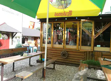 U Kameňa - Ubytování, Zahradní restaurace, Bar