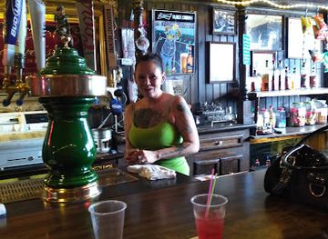 iowa/davenport/bar/geezer-s-draft-house