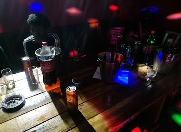 suriname/brokopondo/bar/blondie-escobar