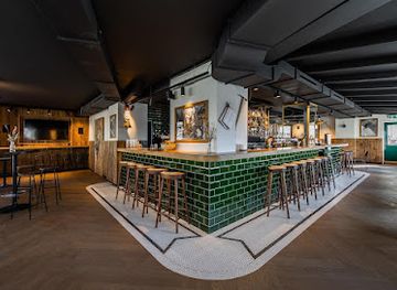 switzerland/verbier/bar/alp-horn