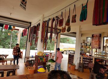 guatemala/chichicastenango-market/bar/mirador-de-chichicastenango