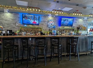 delaware/bombay-hook-national-wildlife-refuge/bar/wolfie-s-grille