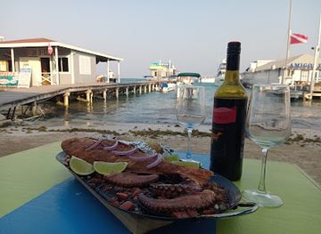 belize/the-cayes/bar/europe-drinks