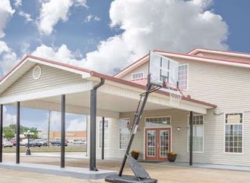 Super 8 by Wyndham Talladega AL