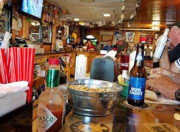wisconsin/blue-hills/bar/phill-s-bar-grill