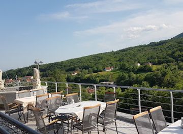 kosovo/white-drin-waterfall/bar/trofta-e-drinit