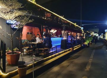 myanmar-burma/yangon/downtown-yangon/bar/cocky-bar