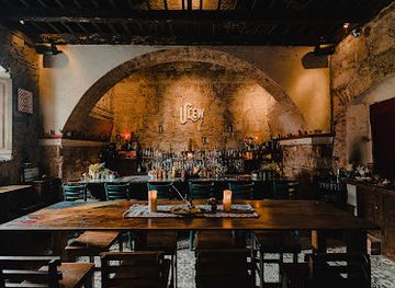 guatemala/pacaya-volcano/bar/ulew-cocktail-bar