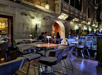 Bar Longhi