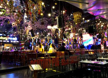 vietnam/hue/phu-thanh/bar/century-beer-garden