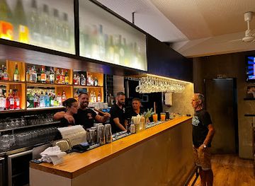 portugal/madeira/bar/bar-number-two