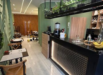 algeria/kabylia/bar/bell-ys-sktbox-burger