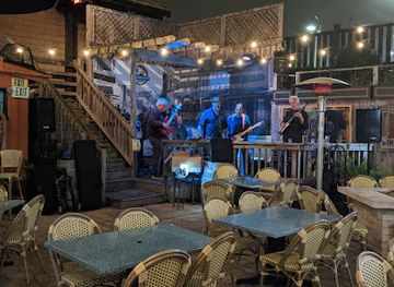 california/monterey/bar/the-salty-seal-brewpub-and-sports-bar