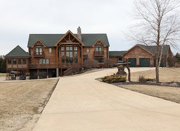 iowa/backbone-state-park/bar/baumgartner-s-backbone-lodge