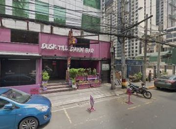 philippines/manila/ermita/bar/lola-s-pub-grill